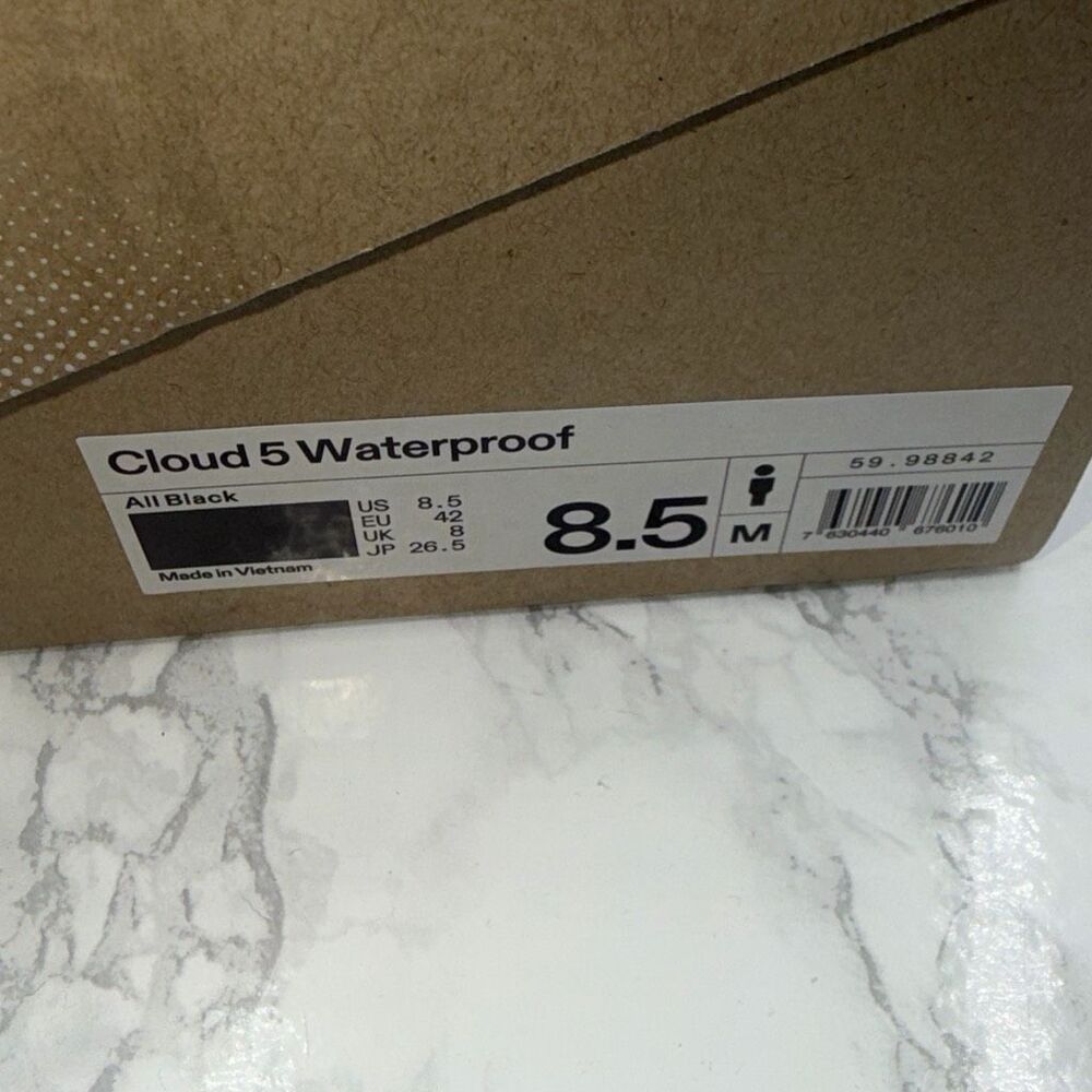 ON CLOUD Cloud 5 Waterproof All Black Sneakers-8.5 NEW! - Picture 10 of 10